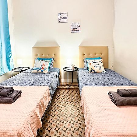 Private Rooms By Plaza Catalunya บาร์เซโลนา ภายนอก รูปภาพ